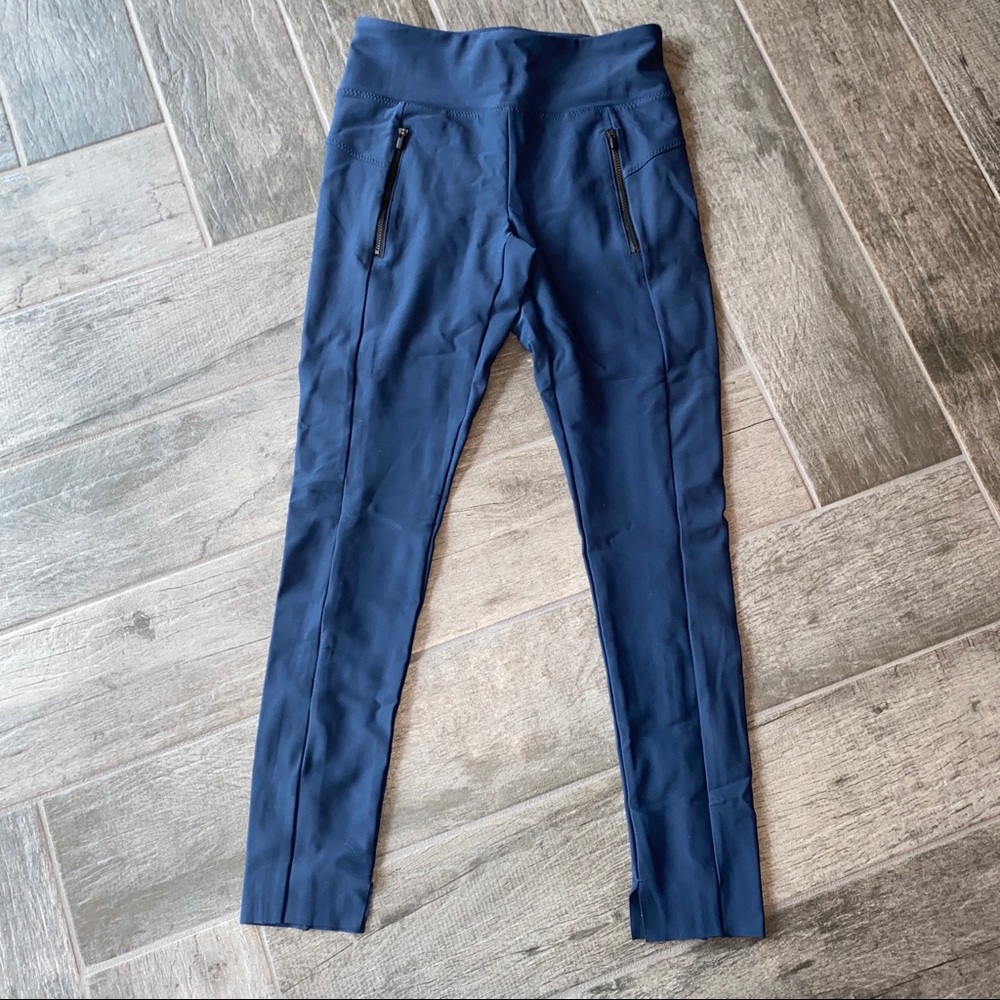 NWOT Athleta cropped pants